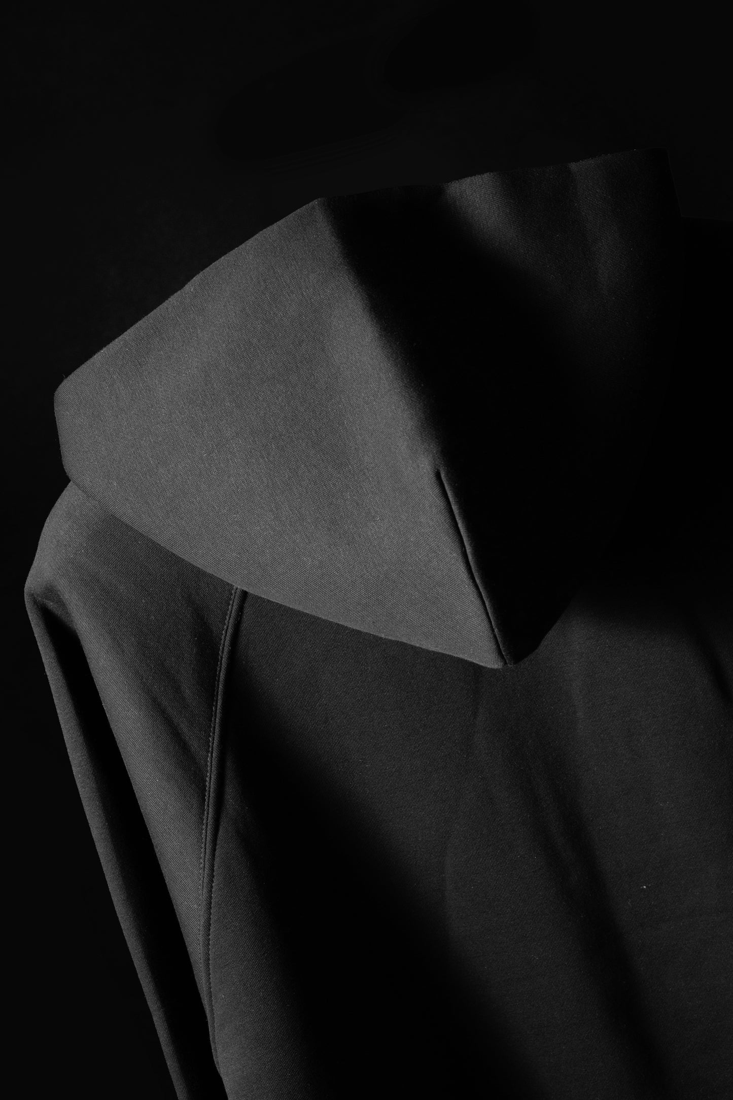 BASIC CHARCOAL BLACK HOODIE