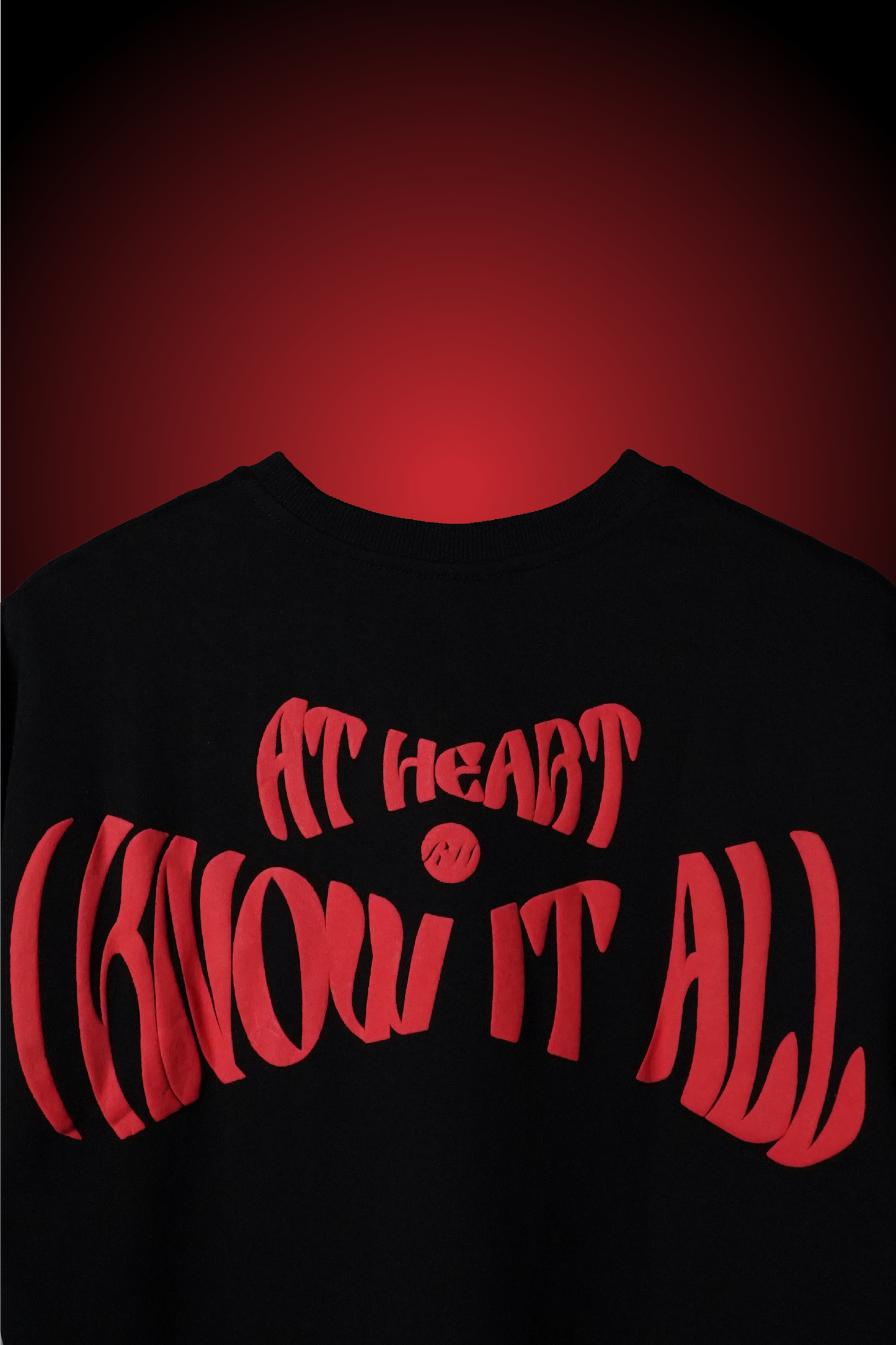 HEART KNOWS IN BLACK T-SHIRT