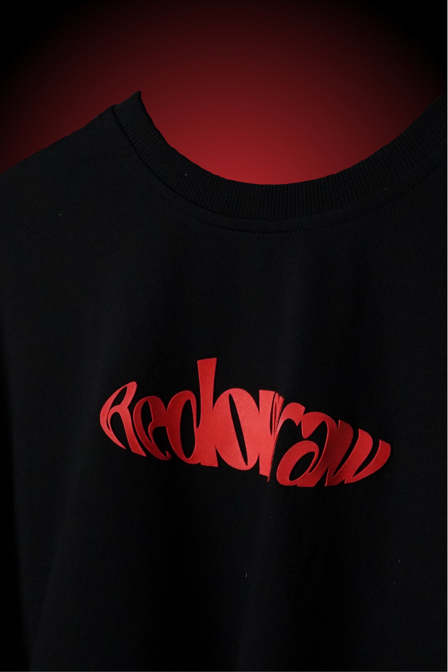 HEART KNOWS IN BLACK T-SHIRT