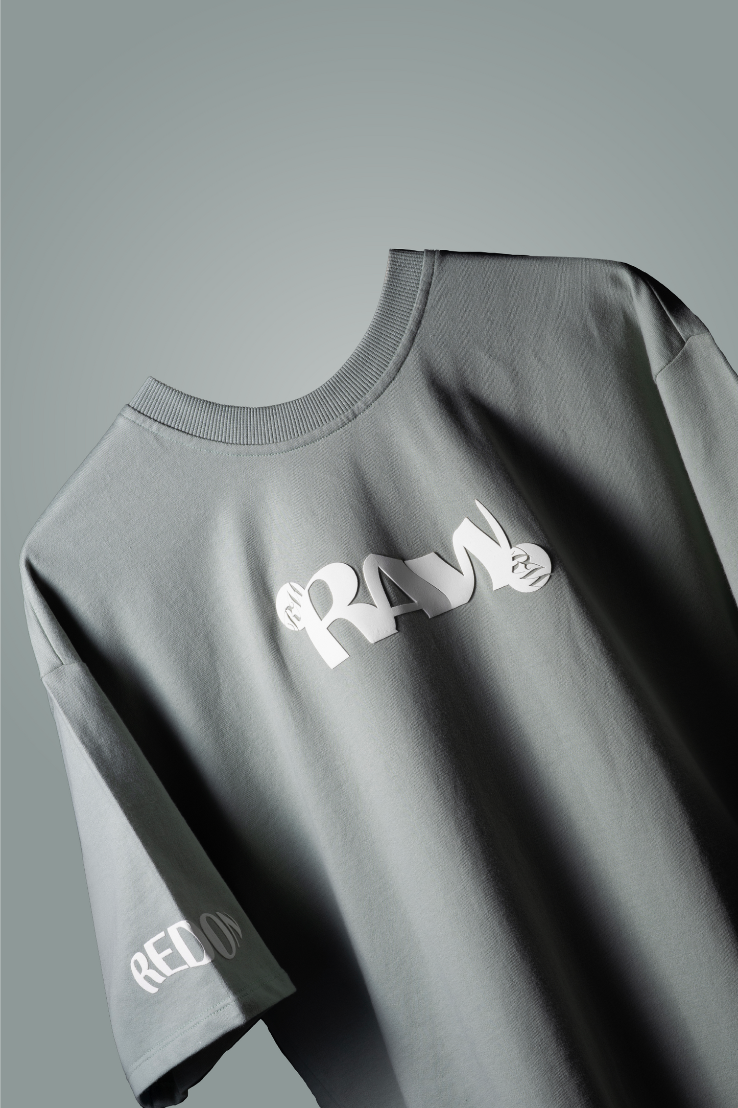 LONG HUGS IN MINT GREEN T-SHIRT