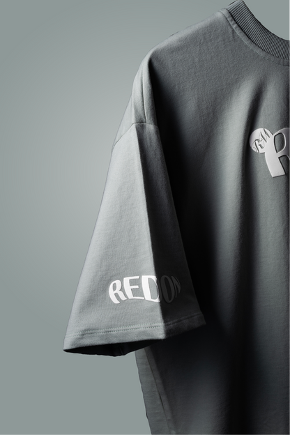 LONG HUGS IN MINT GREEN T-SHIRT