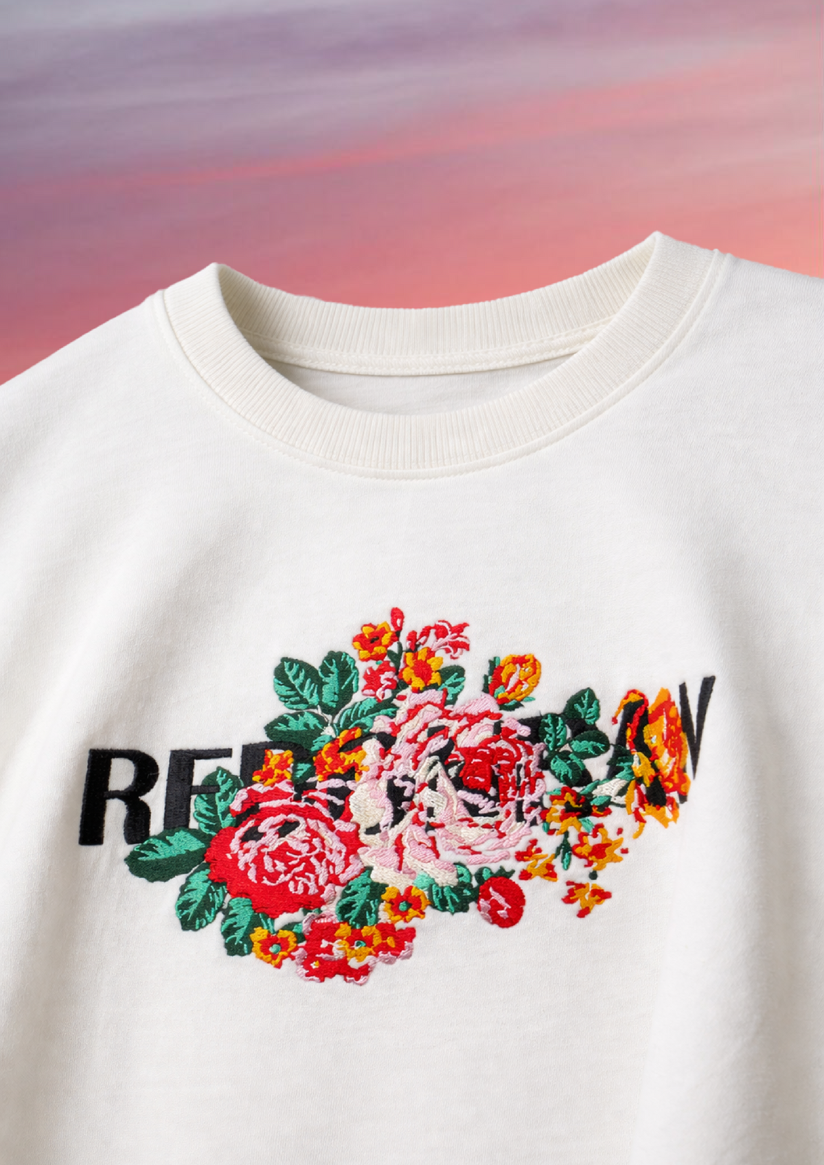 FLORAL EMBLEM EMBROIDERY T-SHIRT